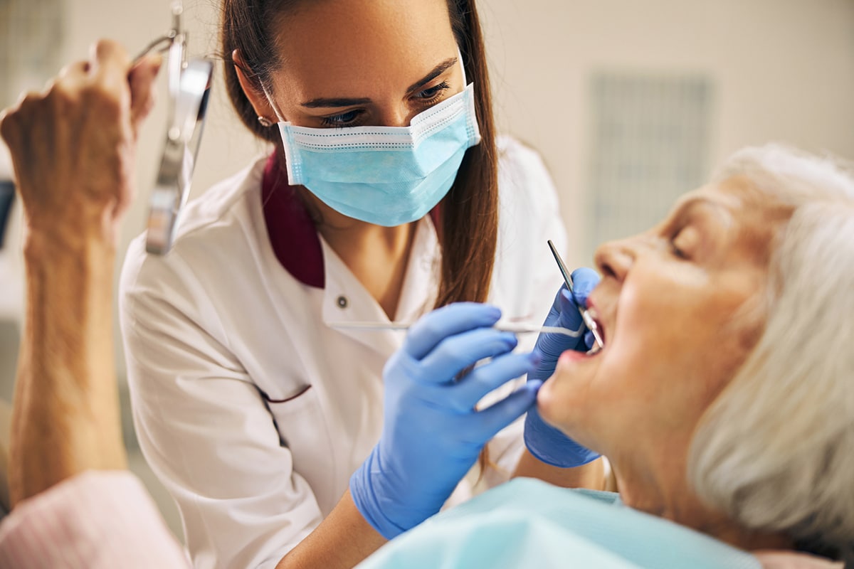 Benefits of choosing implant supported dentures over traditional dentures blog